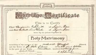 Gertrude Lina Thiele 

THIS HAS BEEN RETURNED TO FAMILY


Baptism Certificate for Gertrude Lina Thiele, Daughter of Alfred Thiele & Alma Brandes. Born 23 September 1901.
