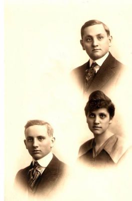 Winnfred Duff, Addie Duff & Ross Duff

This was Shared by Dennis Schildhauer.

This Photo States: "Top: J. Winnfred Duff. Center: Addie Duff. Bottom: Ross Duff, Winneshiek County, Iowa"
