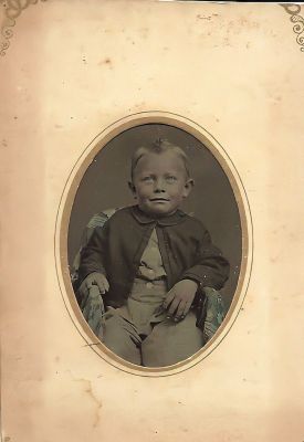 Unidentified

Unidentified Tintype Photo Shared by Skip Durmon.

Tintype Photo was found in the garbage in Elm Mott, Texas near Waco.
