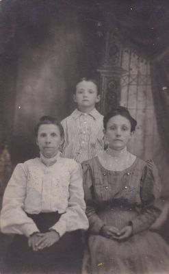 Click to view full size image
==============
Nannie Vaughan & Mattie Morris
This was Shared by Owen Summers.
This Photo States: "Aunt Nannie Vaughan & Daughter Mattie Morris"
Nannie Vaughan & Mattie Morris
This was Shared by Owen Summers.
This Photo States: "Aunt Nannie Vaughan & Daughter Mattie Morris"