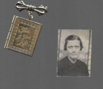 Ada May Gibson Stufflebeem

THIS HAS BEEN RETURNED TO FAMILY TO FAMILY

This is a Gold Plated Locket with a Photo that was inside.

It was won in bid thru Goodwill Industries of Southern Arizona.

The name on the Photo is "Ada May Stufflebeem". The photo was Taken in the 1930's
