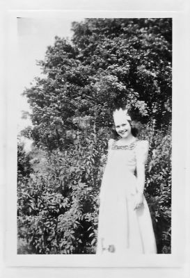 Mary Etta Marshman

THIS HAS BEEN RETURNED TO FAMILY

This is a Photo of Mary Etta Marshman.
