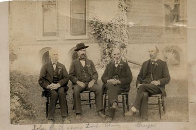 John Pratt With Sons, Frank, Edwin & George


THIS HAS BEEN RETURNED TO FAMILY

This cabinet card photo reads: "John Pratt & sons, Frank, Edwin and George."

