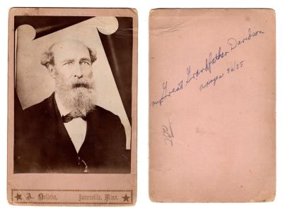 My Great Grandfather Davidson

This Cabinet Card Photo states: "My Great Grandfather Davidson, R. W. Hayes, 9/6/35"

The Photographers name is "Hellebo", Janesville, Minnesota
