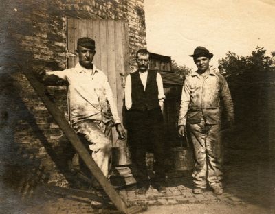 Unidentified 

Unidentified Photo in the Stewart, (Sylvester "SYL") Family Album

