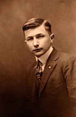 Unidentified

Unidentified Photo
