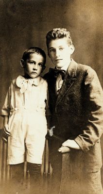 Unidentified 

Unidentified Photo
