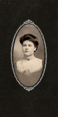 Unidentified

Unidentified photo mounted on board

The Photographers was in Chambersburg, Pennsylvania.
