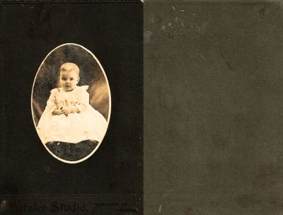 Jess Simms

This Cabinet Card Photo States: "Jess Simms"

The Photographers name is "Metzler Studio", Montgomery City, Missouri
