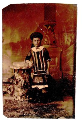 Unidentified

This was Donated by Cheryl Webber.

Unidentified Tintype Photo in the Daniel Benjamin Troutman Album
