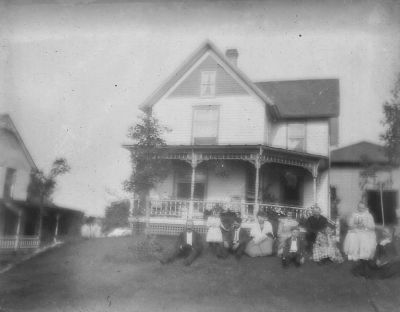 Unidentified

Unidentified Glass Negative in the Indiana Glass Negatives Album.
