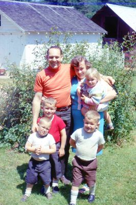 Unidentified

Unidentified 35MM Slide in the Uncles Collection of 35MM Slides, Long Island, New York Album #1.
