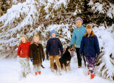 Unidentified

Unidentified 35MM Slide in the Uncles Collection of 35MM Slides, Long Island, New York Album #1
